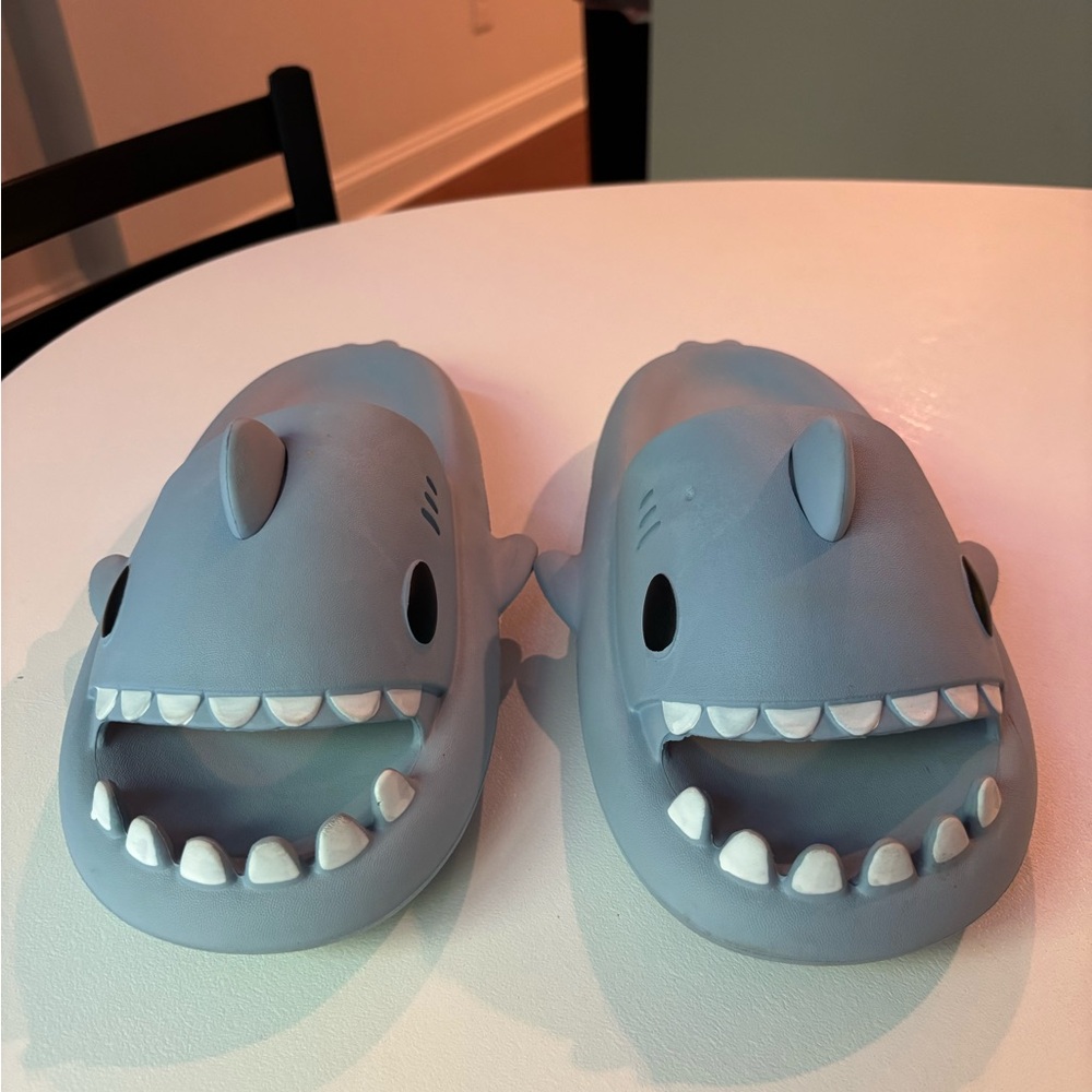 Cloudies Shark Design Slippers.  Size 46-47.  Never worn. Mens 11/11.5.